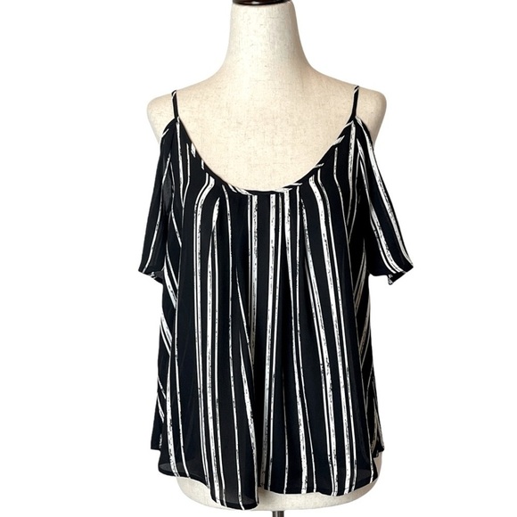 Lush Black‎ And White Striped Cold Shoulder Blouse Size XS - Picture 2 of 11